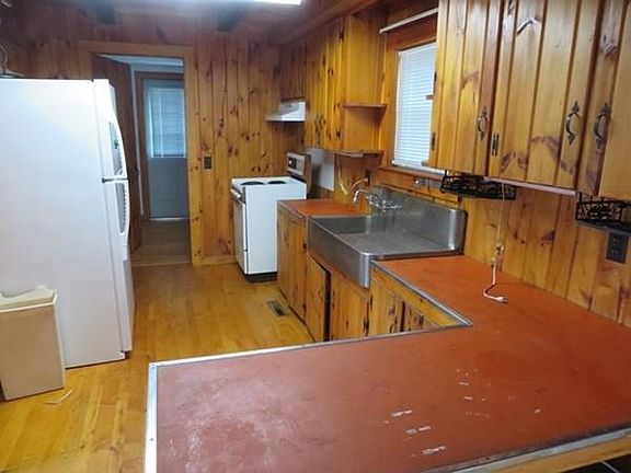 5th image of 89 Lake Dr