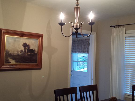 3rd image of 2714 Doniphan Ave