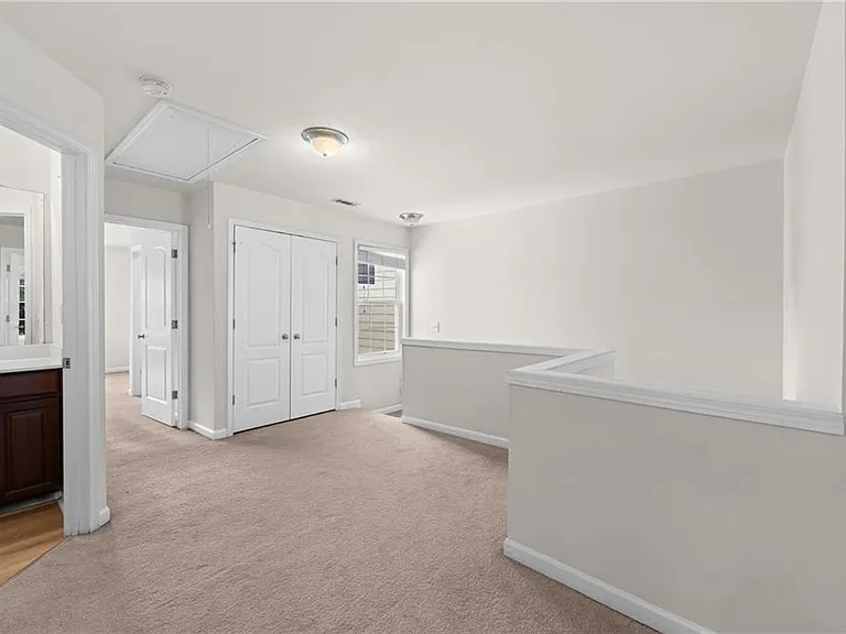 1058 Treymont Ln — Photo 22