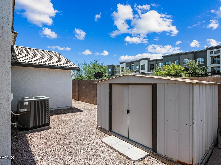 210 E Jasper Ct — Photo 30