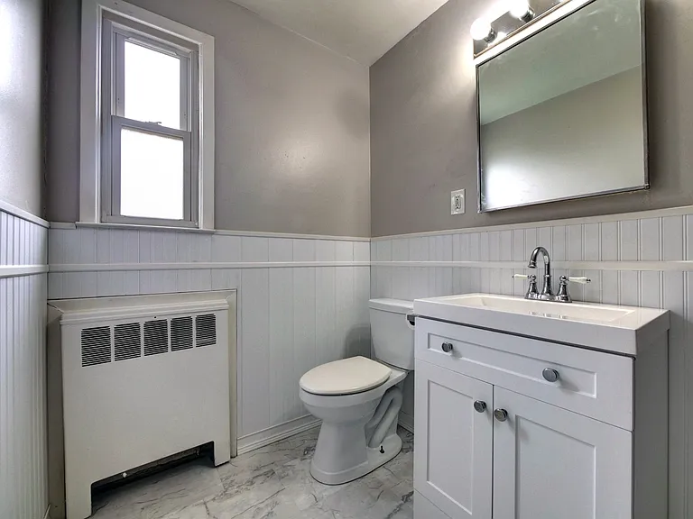 Riverhill Apartments — Photo 8