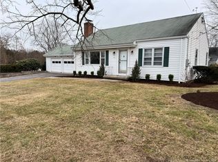 20 Casmir Dr, Fairfield, CT 06825