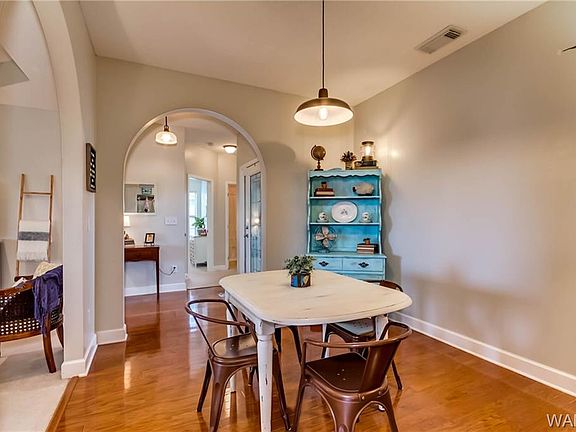 5th image of 12374 Huntington Village Dr