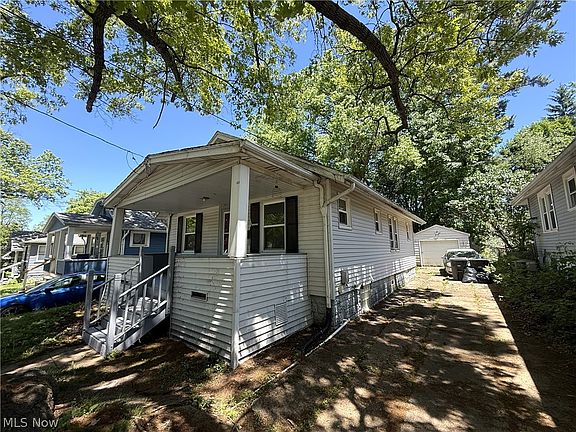 4th image of 1405 Brandon Ave