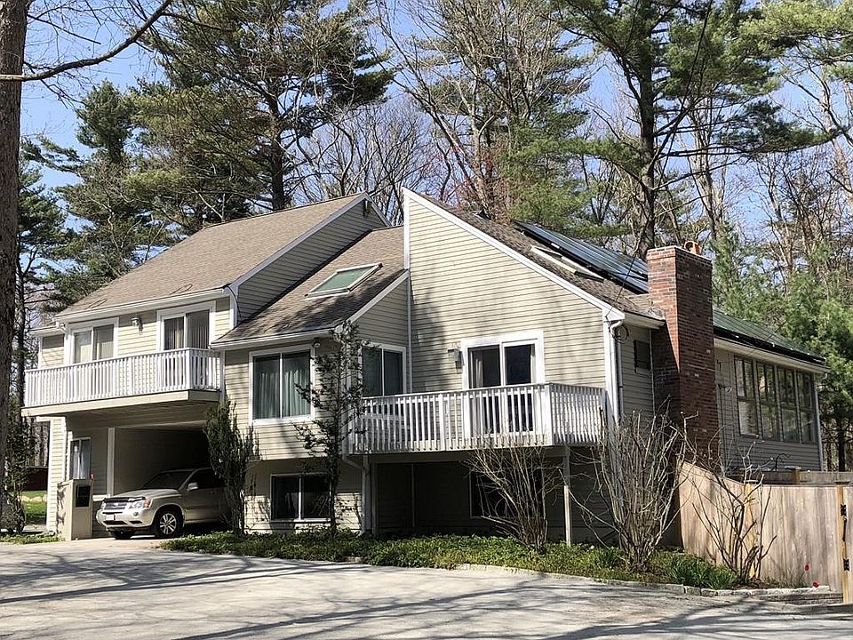 2nd image of 232 Leavitt St