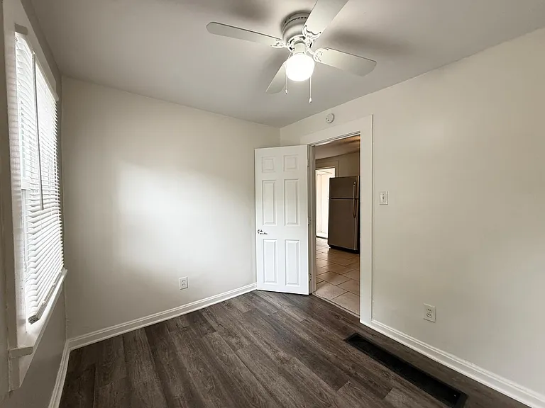 1872 W 44th St #2 — Photo 13