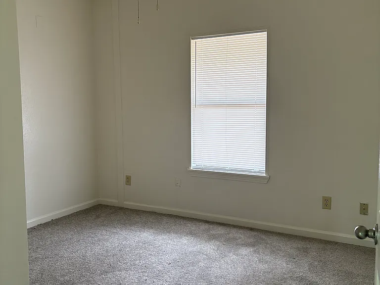 210 Fairway Dr — Photo 13