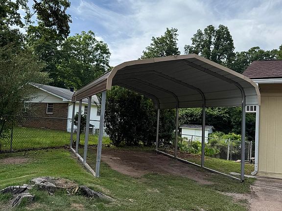 2nd image of 703 Dolphin Dr