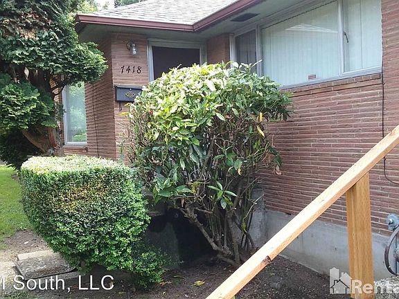 2nd image of 7418 Rainier Ave S