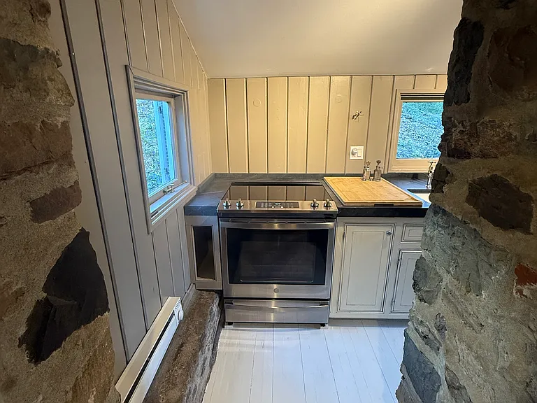 Creekside Dr — Photo 16