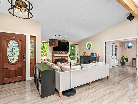 4th image of 15508 SE Meadow Park Dr