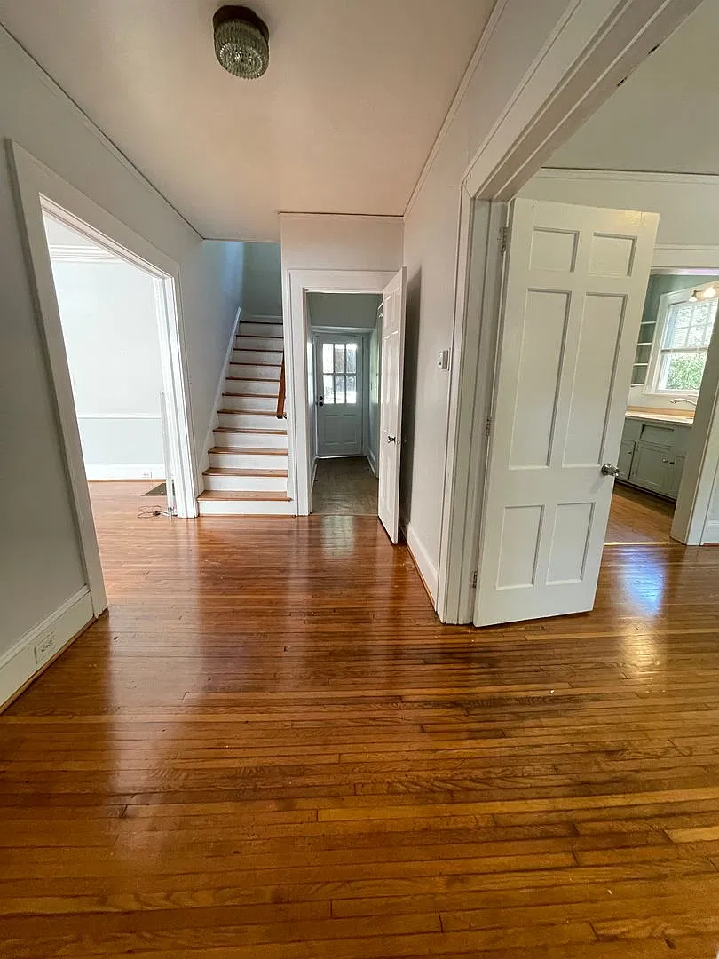 Beautifully Restored Victorian Home on quiet lot...Just south of UNC Hospitals & Campus — Photo 3