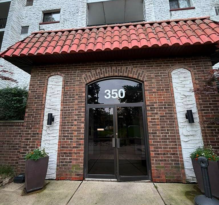 1st image of 350 Plum Creek Dr APT 107