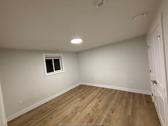4th image of 730 Cabana Rd W #C