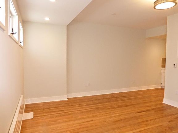 3rd image of 1135 Stanyan St #11