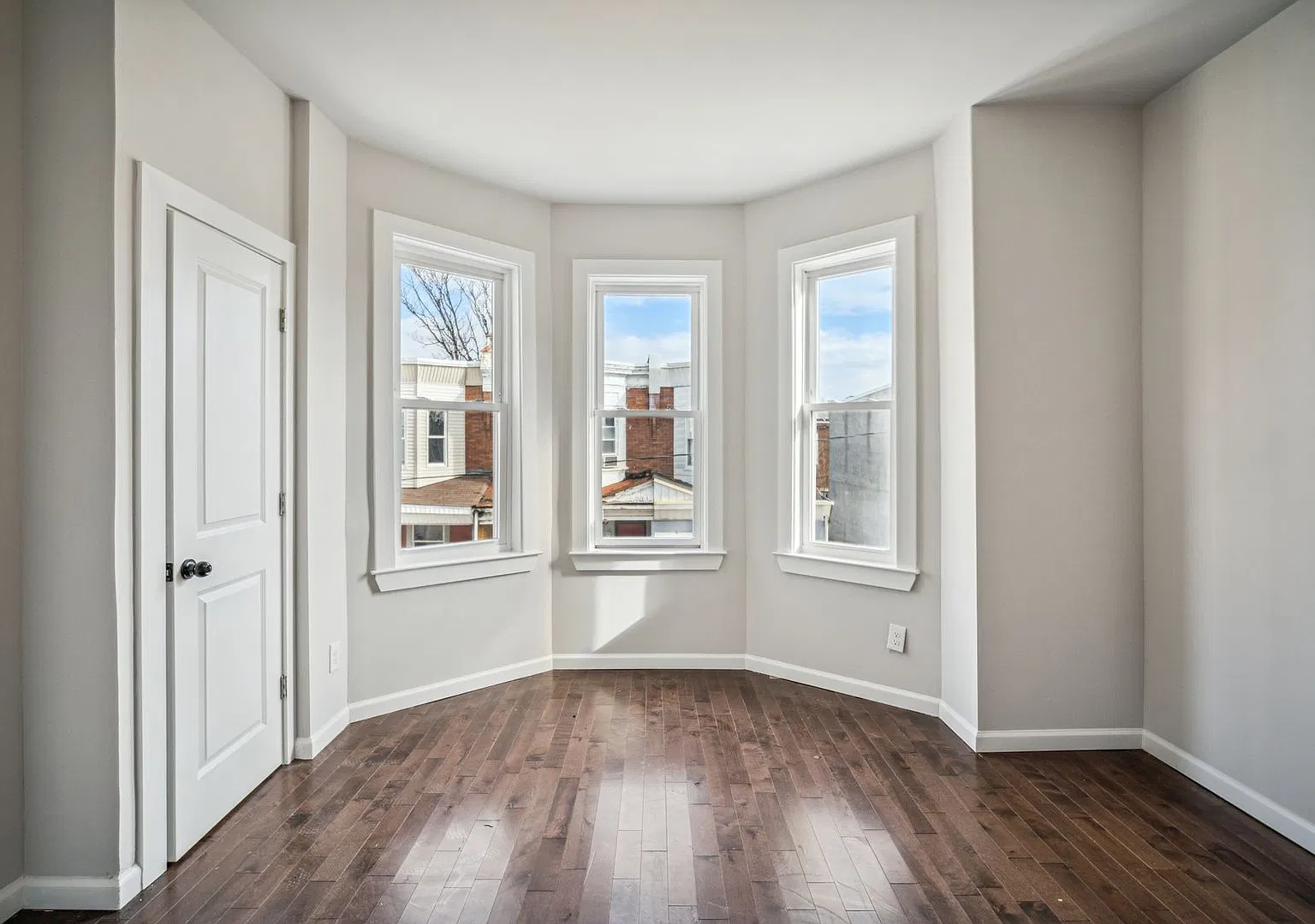 3 Bedroom 1 Bathroom House for Rent — Photo 4