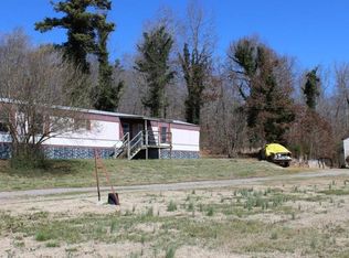 2006 Iddens Dr, Louisville, TN 37777