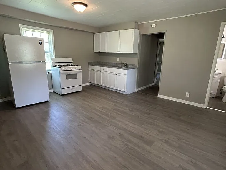 2379 Locust Rd — Photo 8