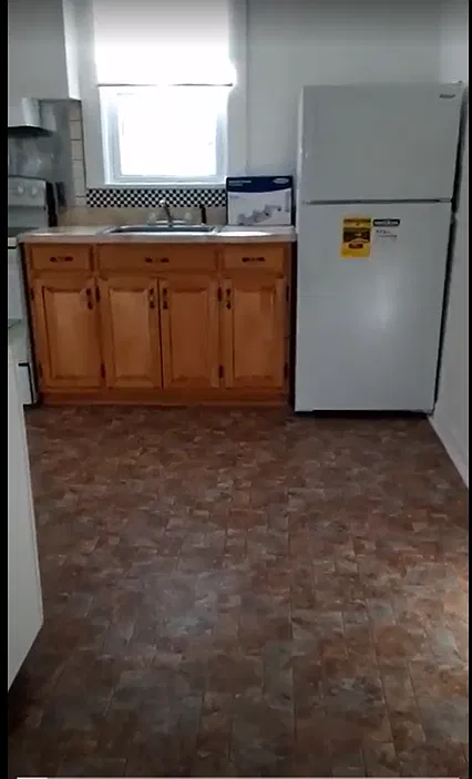 3 bed, 1100 sqft, $1,100 — Photo 2