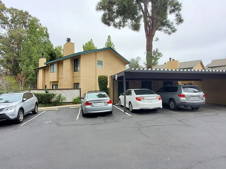 570 Peach St #32 — Photo 15