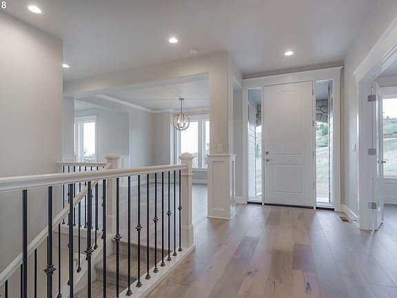 3rd image of 36 Bentley Dr