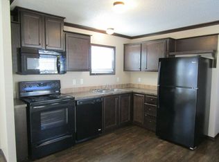 17556 Oak Grove St, Brownstown, MI 48174