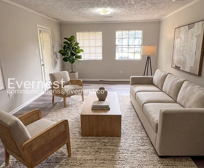 596 Crestmont Ct — Photo 4