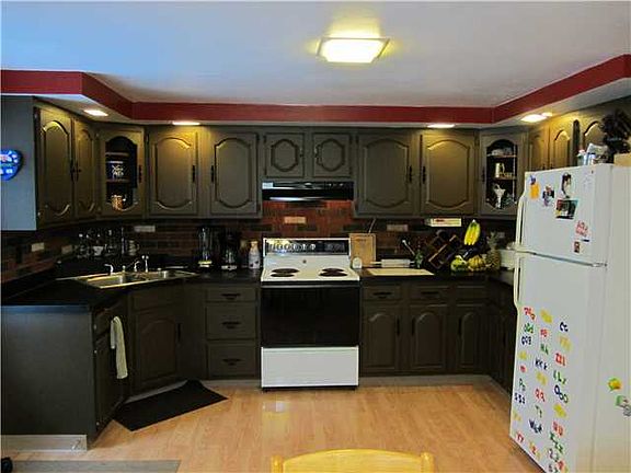 2nd image of 9388 Jamestown St