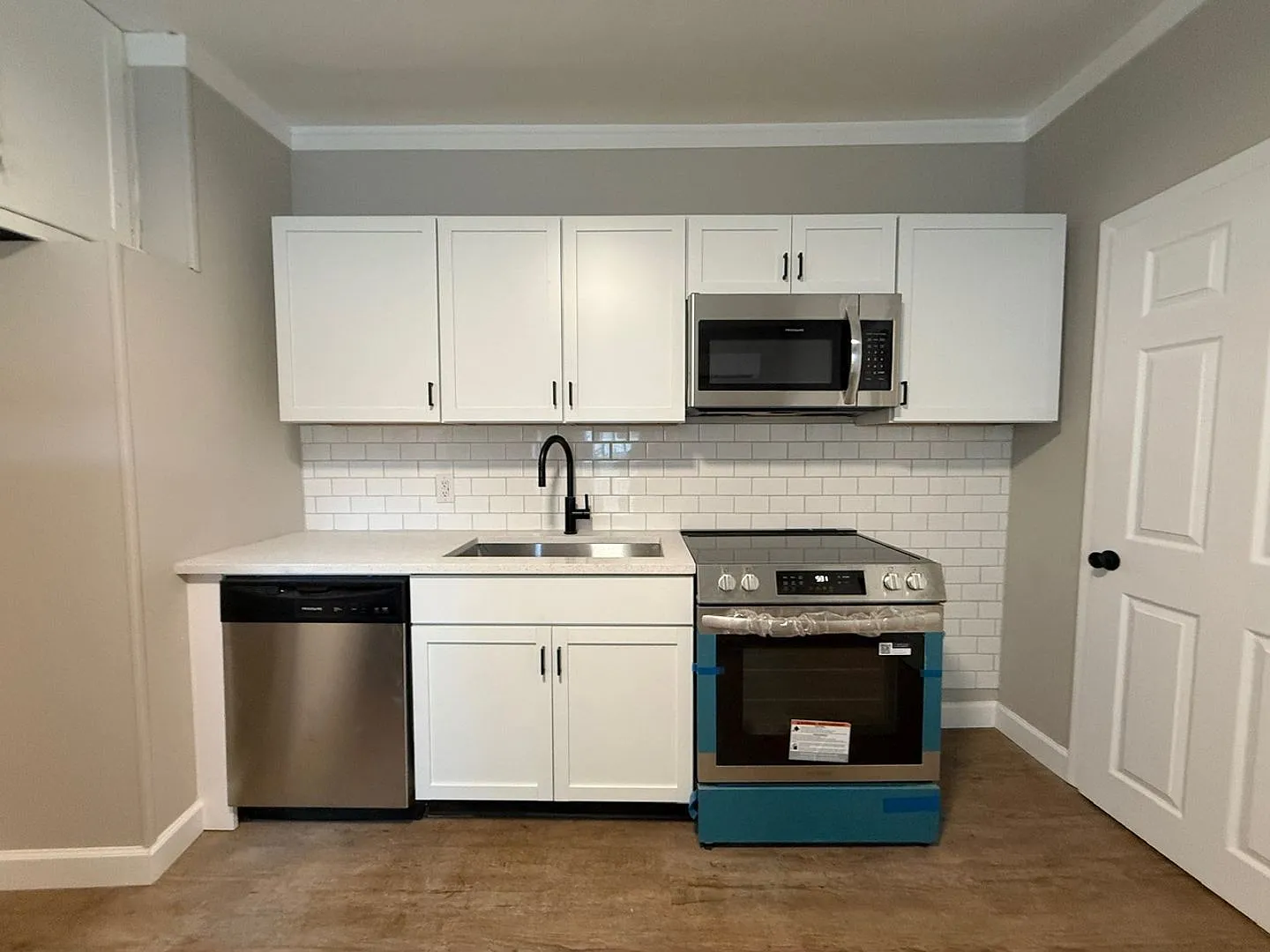 80-82 North 5th Avenue — Photo 2