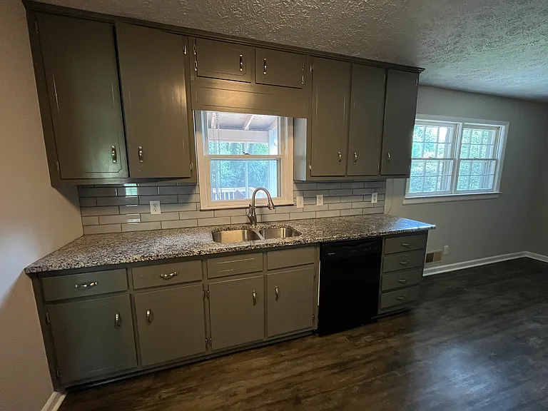 506 Jefferson Dr — Photo 10