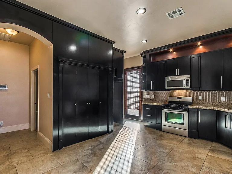12800 Cozy Cove Ave — Photo 5