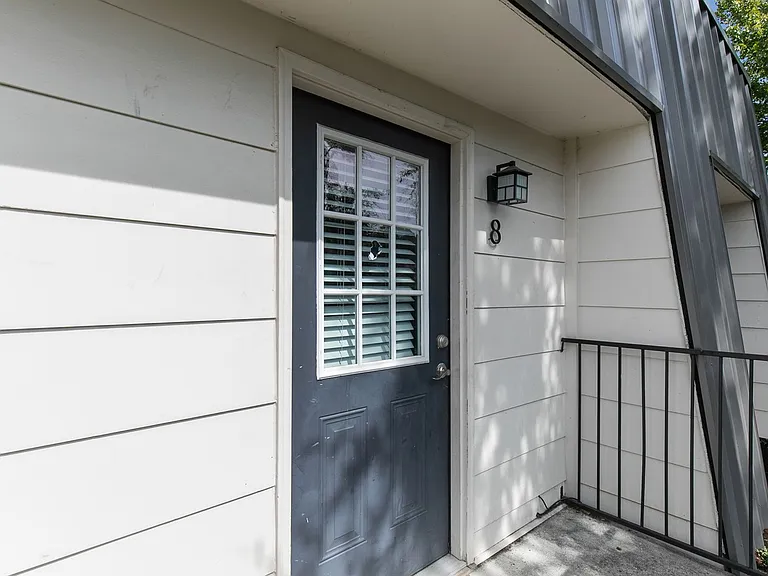 Southside Manor — Photo 22