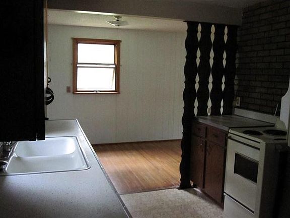 2nd image of 4720 Pine Dr