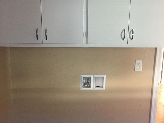 Washer & Dryer Hookup