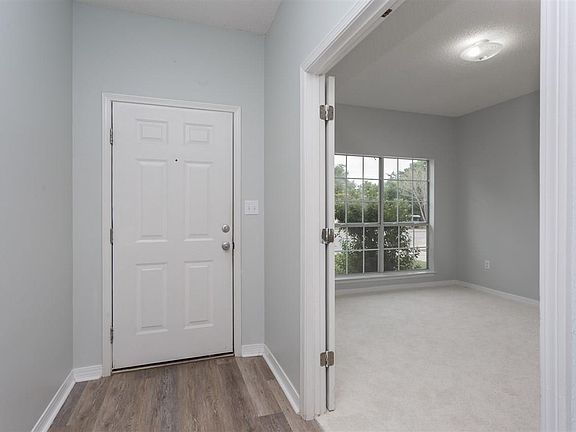 5th image of 629 Eastwood Cir