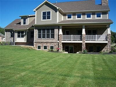 3rd image of 990 Paxon Dr