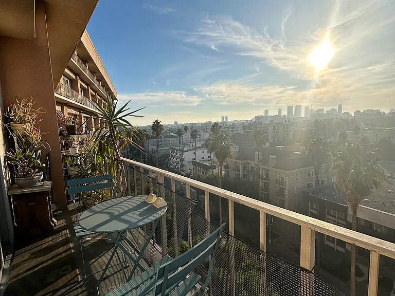 100 S Doheny Dr #923 — Photo 27