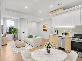 322 Graham Ave