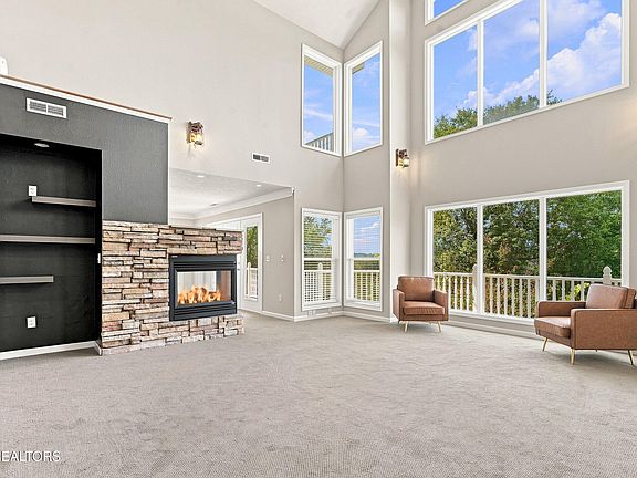 3rd image of 2084 Allenridge Dr