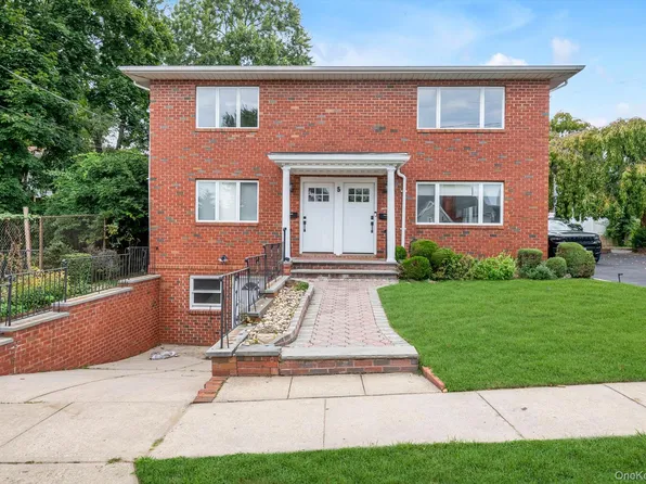 5 Linwood Road N, Port Washington, NY 11050