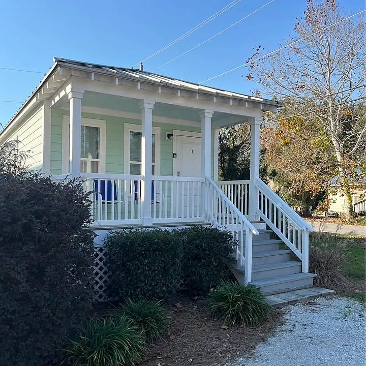 171 Paradise Ave #11