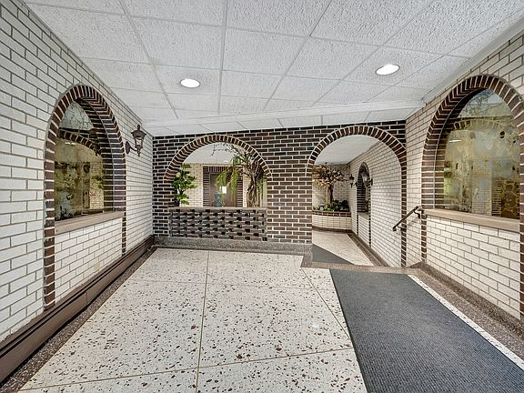 2nd image of 2 Park Ave APT 4A