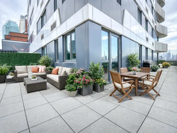 24-16 Queens Plaza South image 1 of 28