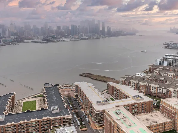 22 Avenue At Port Imperial image 1 of 2