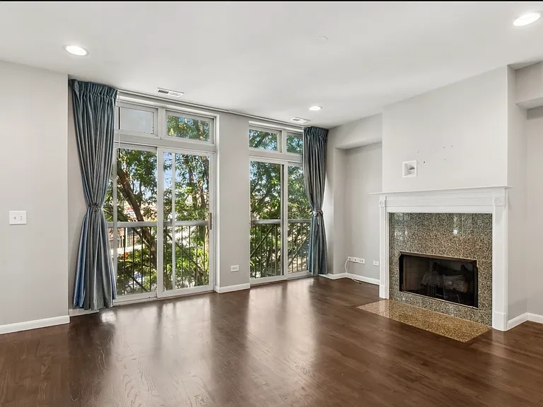 2135 N Southport Ave #301 — Photo 1