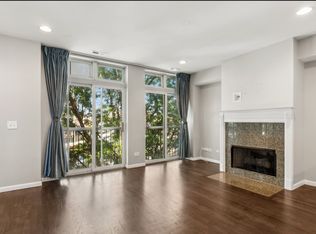 2135 N Southport Ave APT 301, Chicago, IL 60614