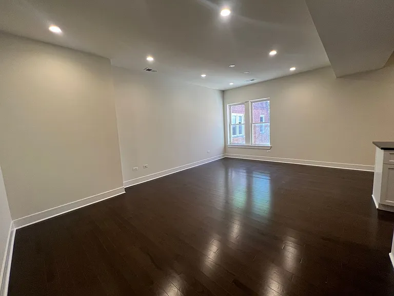 4935 N Claremont Ave #1E — Photo 12