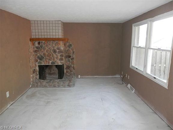 3rd image of 4609 Cox Dr #B