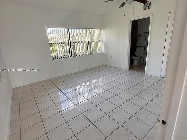 11821 SW 185th Ter — Photo 8