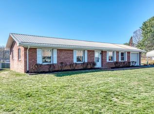 824 Skyview Dr, Chilhowie, VA 24319